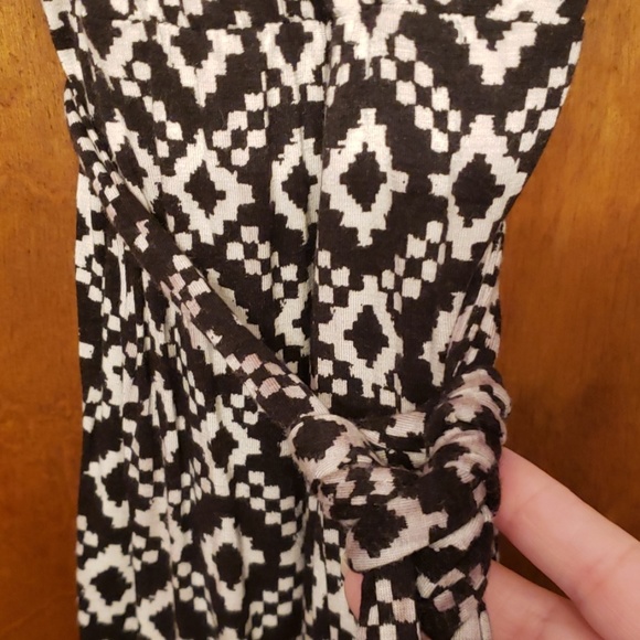 Market Spruce Wrap Dress - Picture 4 of 7